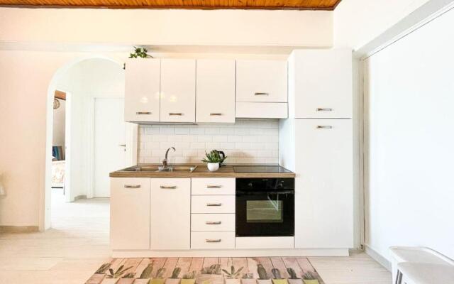 Athena Sea front Apartment, Parking & Pool