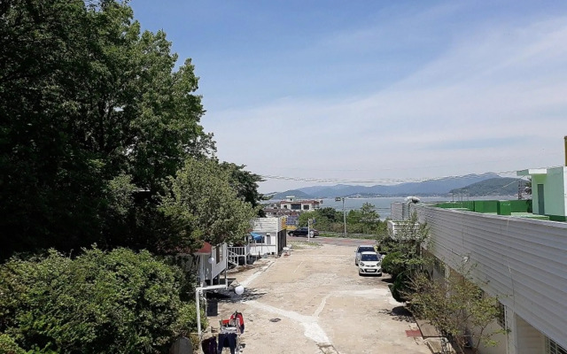 Ganghwado Convenience Store Pension