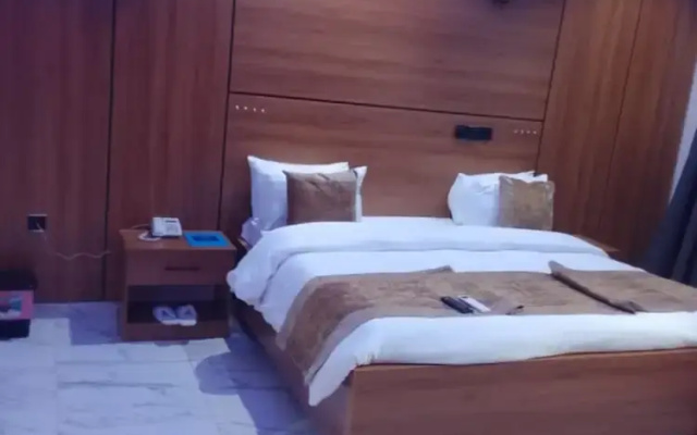 Rhocharls Hotel and Suites
