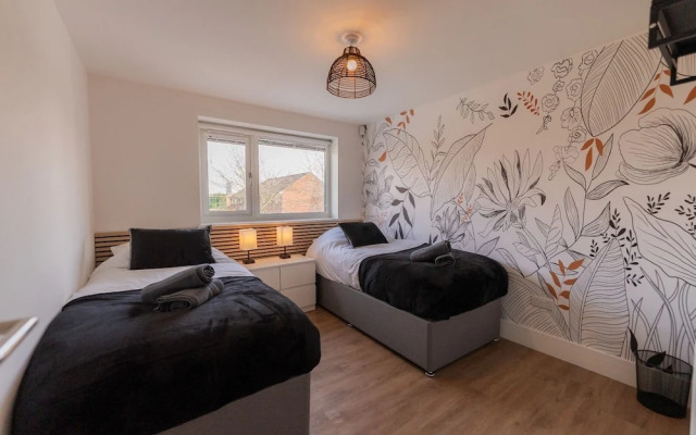Luxury 8 Bed Home Manchester