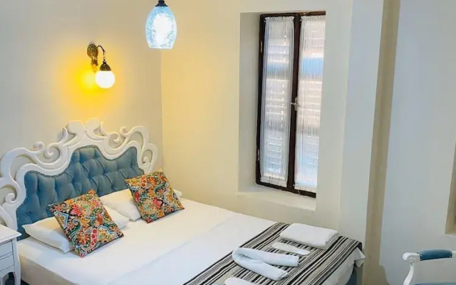 Maya Hotel Studio C