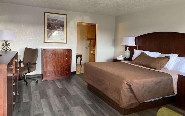 Four Corners Inn
