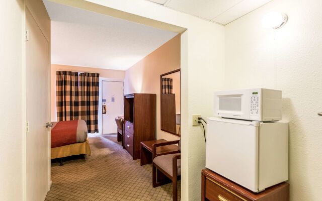 Motel 6 Butte, MT - Historic City Center