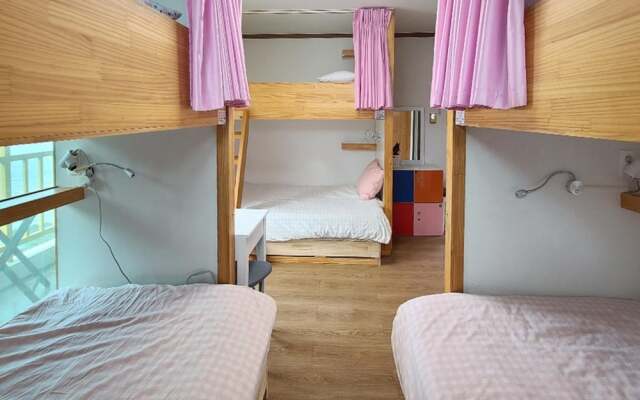 Tongyeong Slobbie Guest House