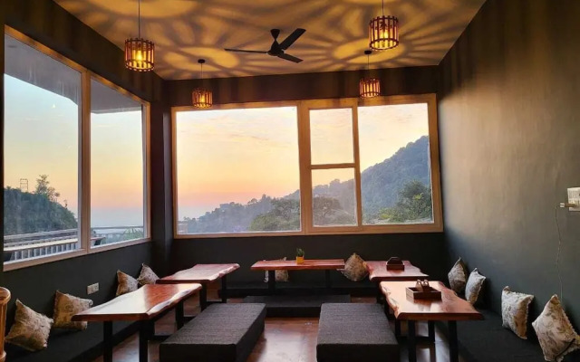 Hotel Alchemy Bistro & Inn