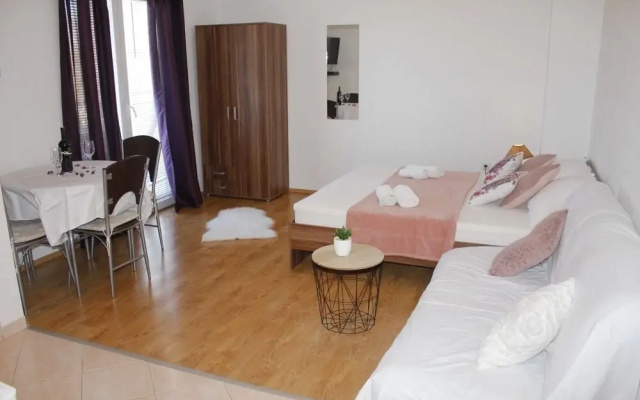 Mediterraneo - With own Parking Space - SA4
