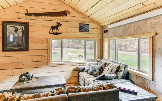 Fishing & Views: 'river Paradise' in Dubois!
