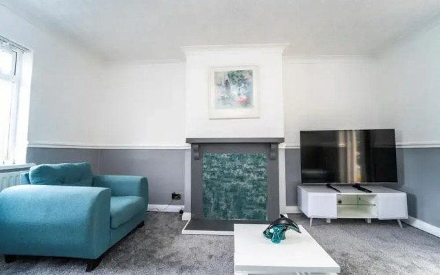 Sunny Lodge in Anstey - Spacious 3 Bedroom Home