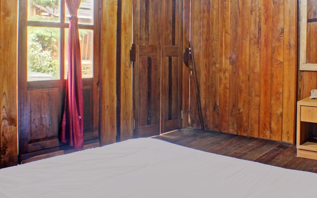 Capital O 92681 Randu Mas Hotel & Resort Taman Purbakala – Guest Rooms – Bandar Lampung
