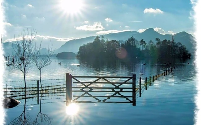 Blelham Tarn (Log Cabin)