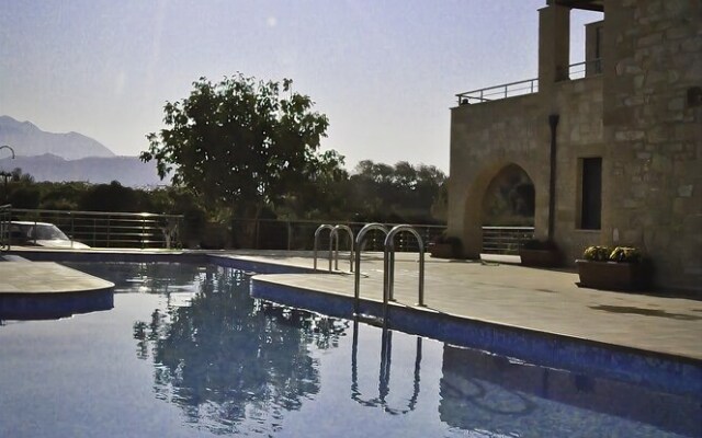 Villas Kalives