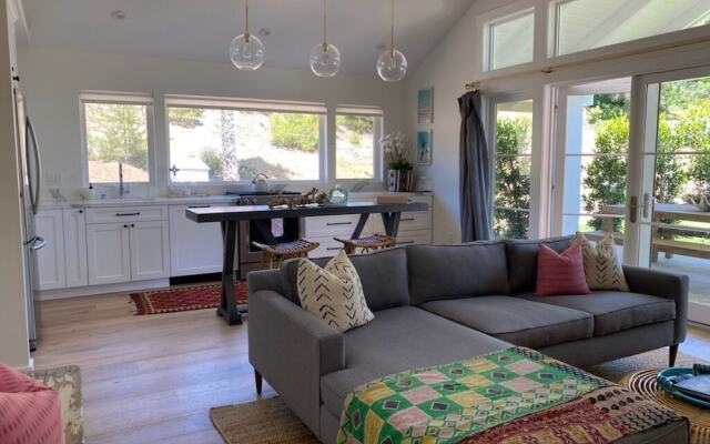 727 Sonrisa St 1 Bedroom Home by RedAwning