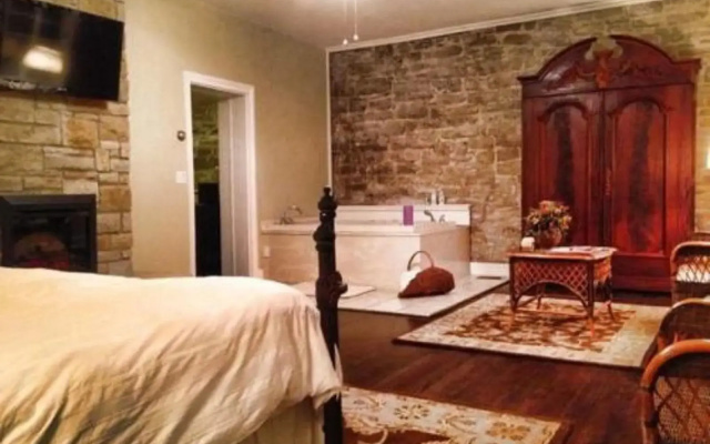 Captain Wohlt Inn Bed & Breakfast