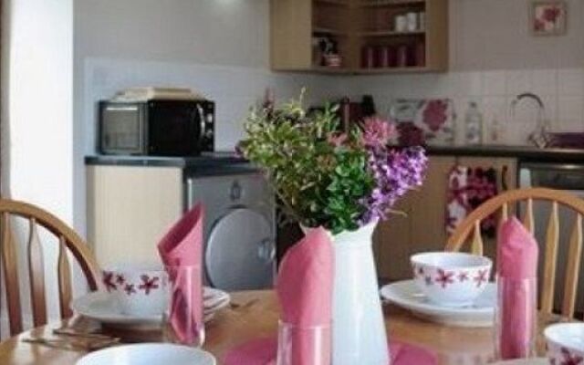 Bronhaul Farm Cottages