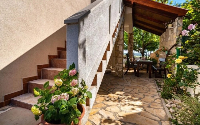 San - Comfortable and Great Location - A3