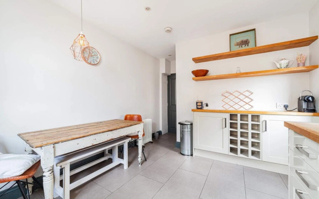 Colourful Southfields Charm