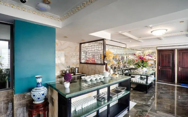 Athena Hotel