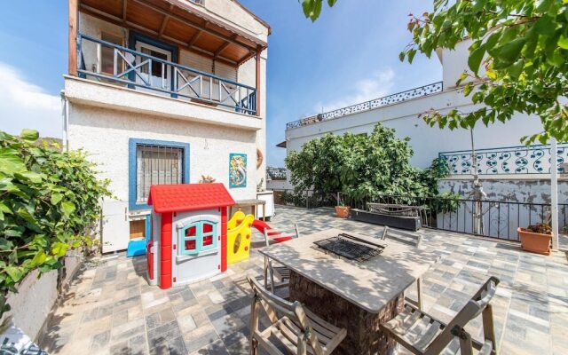 Sea View Cozy House With BBQ and Garden in Bodrum