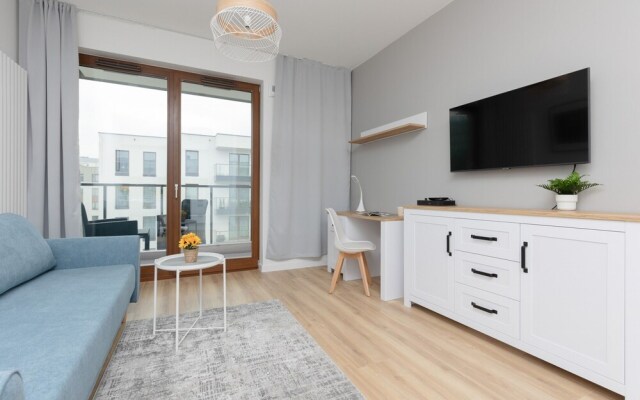 Warsaw Apartment Postępu by Renters