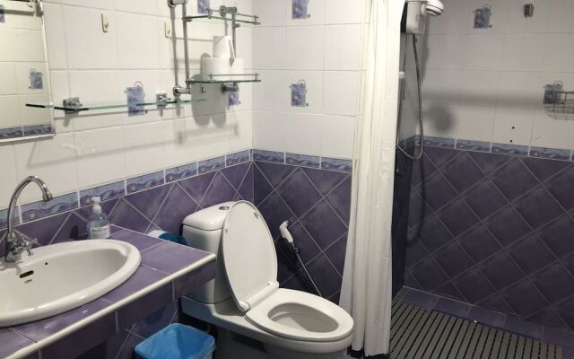 Coasters Hostel and Cafe