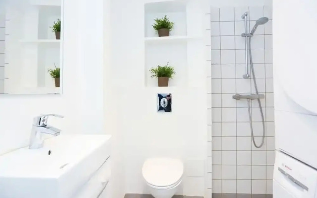 Beautiful Two-bed Apartment