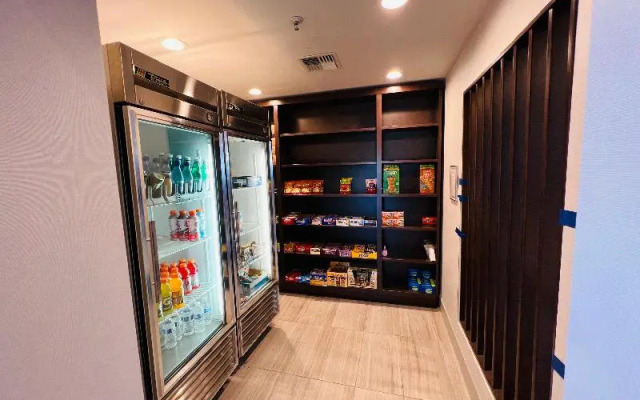 Holiday Inn Express & Suites Salinas