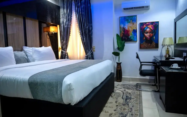 Golden Tulip Crown Prince Hotel