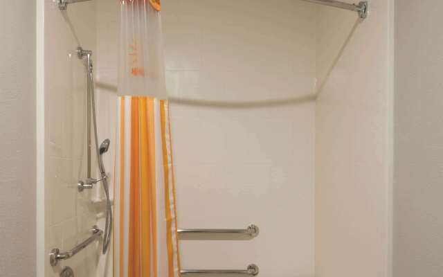 La Quinta Inn & Suites by Wyndham Lynchburg at Liberty Univ.