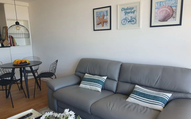 Modern Apartment First Line Beach, Montevideo UY