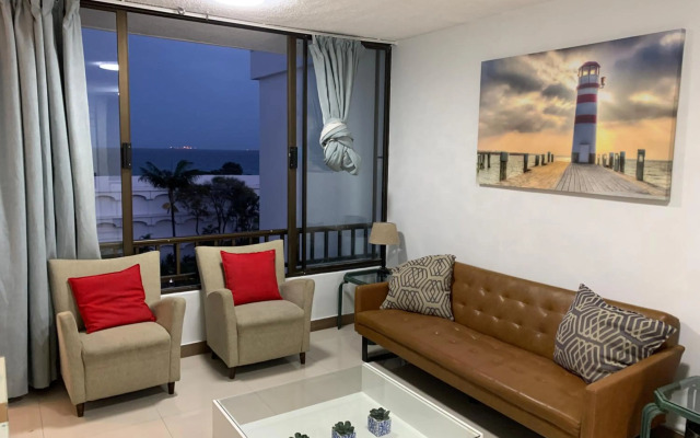 Umhlanga Beach Front 4 Sleeper