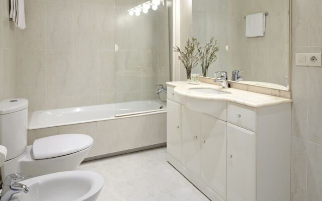 Garibay Terrace Apartment by FeelFree Rentals