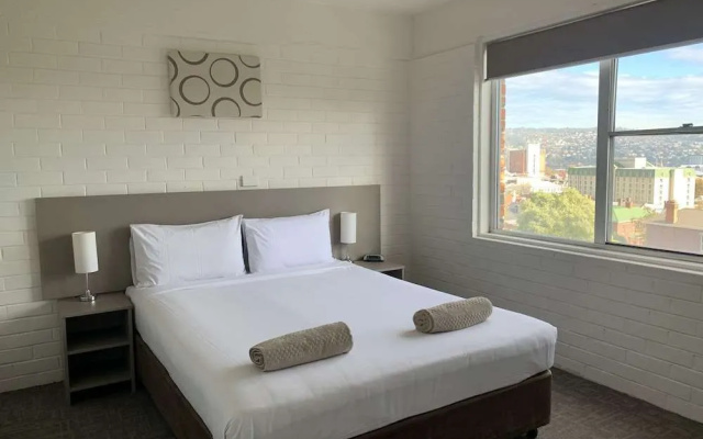 Adina Place Motel Apartments – Guest Rooms – Launceston