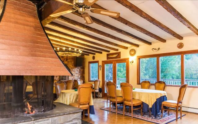 Copperhood Retreat & Spa