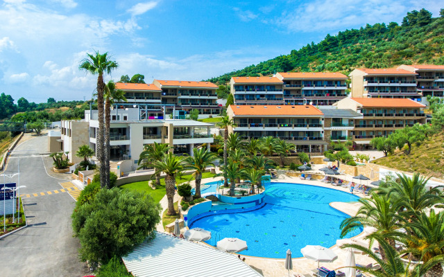 Lagomandra Hotel and Spa
