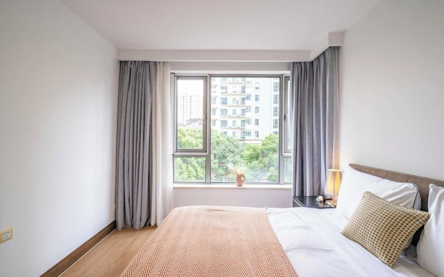 Tyms Modern 1BR 1BA Suite Xujiahui Shops
