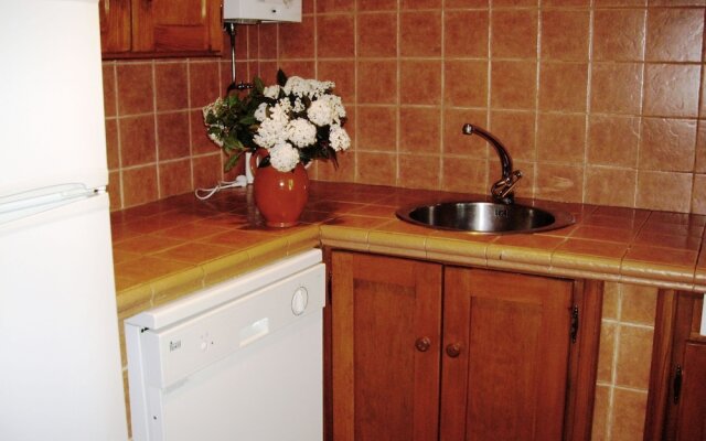 Rural Farmhouse in Valencia de Alcántara With Pool