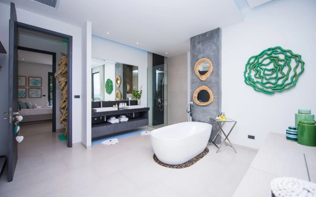 Luxury 5-Bedroom Villa With Games Room In Kata