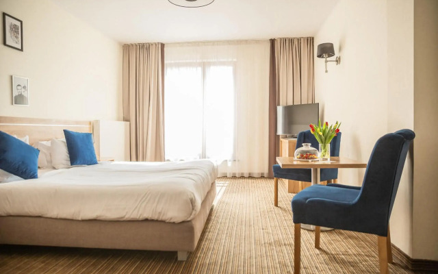Mercure Wiazowna Brant