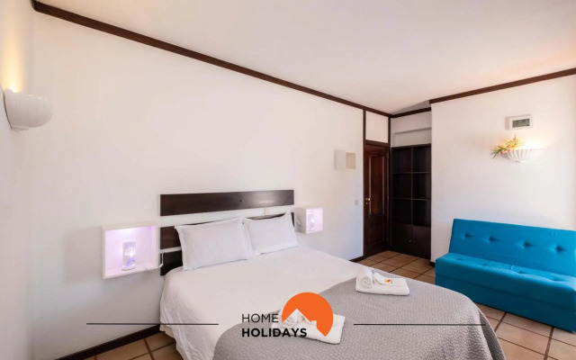 #029 Flat Sea View Pool Beach New Town