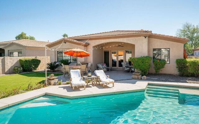 Minnezona Elegant Home w Poolside Retreat