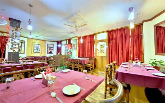OYO 12740 Hotel Amandeep