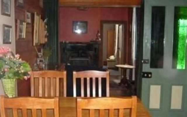 McIntosh Cottages