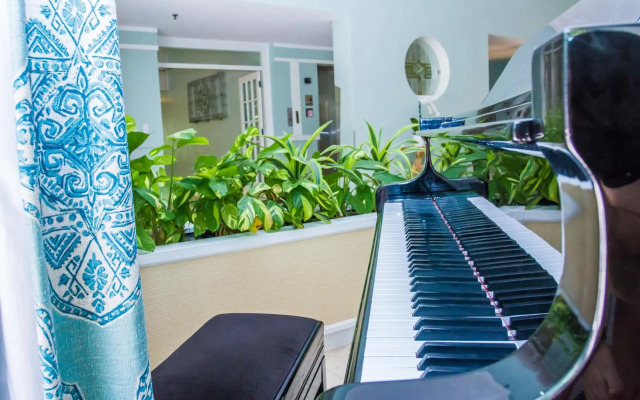 Dorchester Miami Beach Hotel & Suites