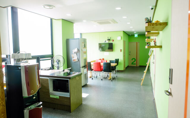 Jini Guest House - Hostel