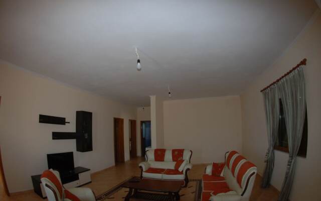 Natural Holiday Houses