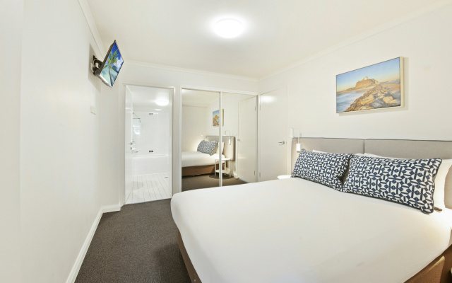 Plover - Executive Villa – Guest Rooms – Newcastle