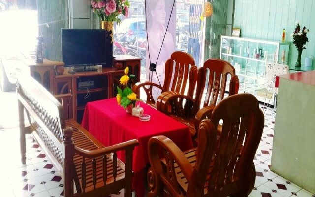 Mandalar May One Hotel