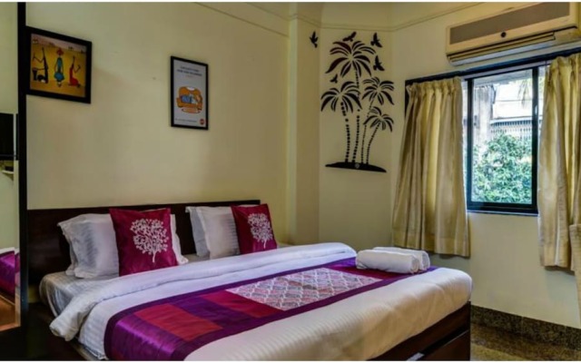 OYO 2080 Apartment near Juhu Beach