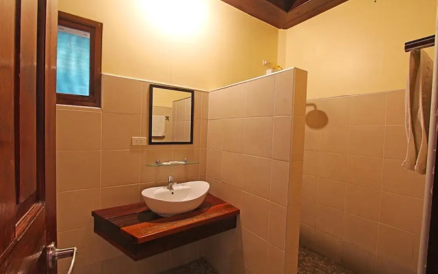 Jonas & Twins Resort