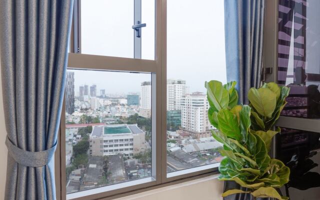Saigon Authentic Home - FREE Infinity Pool & Gym Center & Drop-off Airport